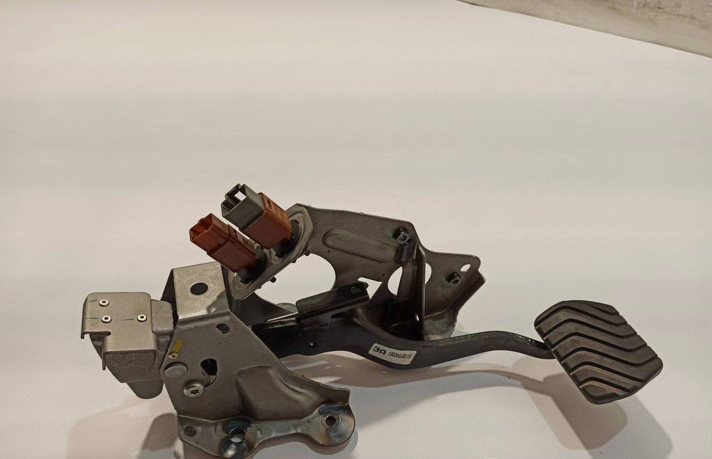 Renault Koleos II Pédale de frein 465014CC0B – Image 3