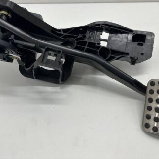 Mercedes-Benz EQA Pédale de frein