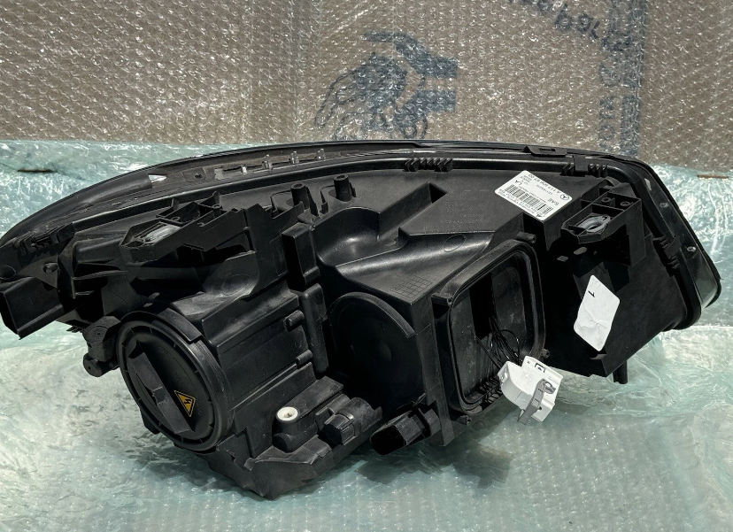 2014 2015 2016 MERCEDES CLA250 CLA45 LH LEFT HEADLIGHT BI-XENON SHELL OEM USED – Image 4